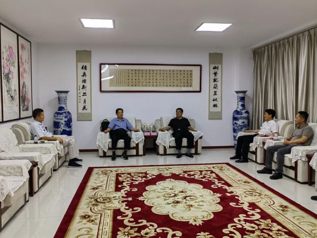 区关工委领导一行来集团调研指导关工委工作